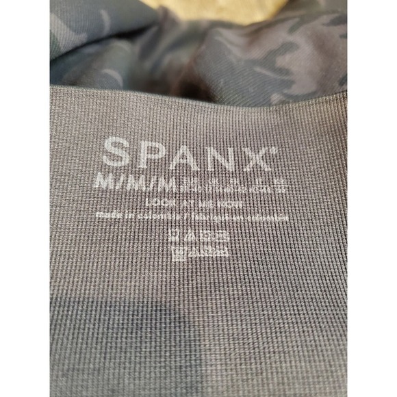 Spanx Look at me now tight/leggings Camo size medium - Picture 4 of 4